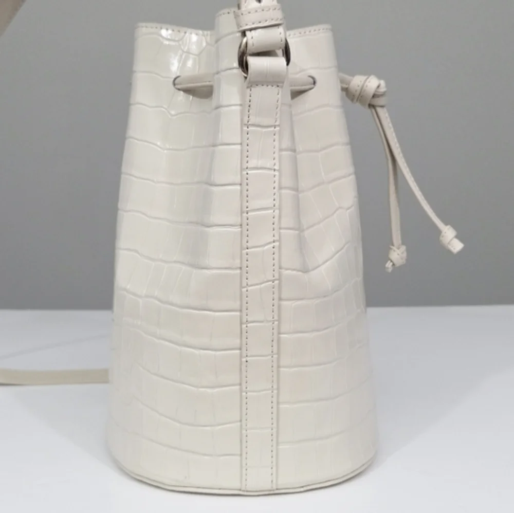 SEZANE FARROW CROSSBODY BUCKET BAG IN ECRU CROCO PRINT LEATHER - Picture 7 of 9